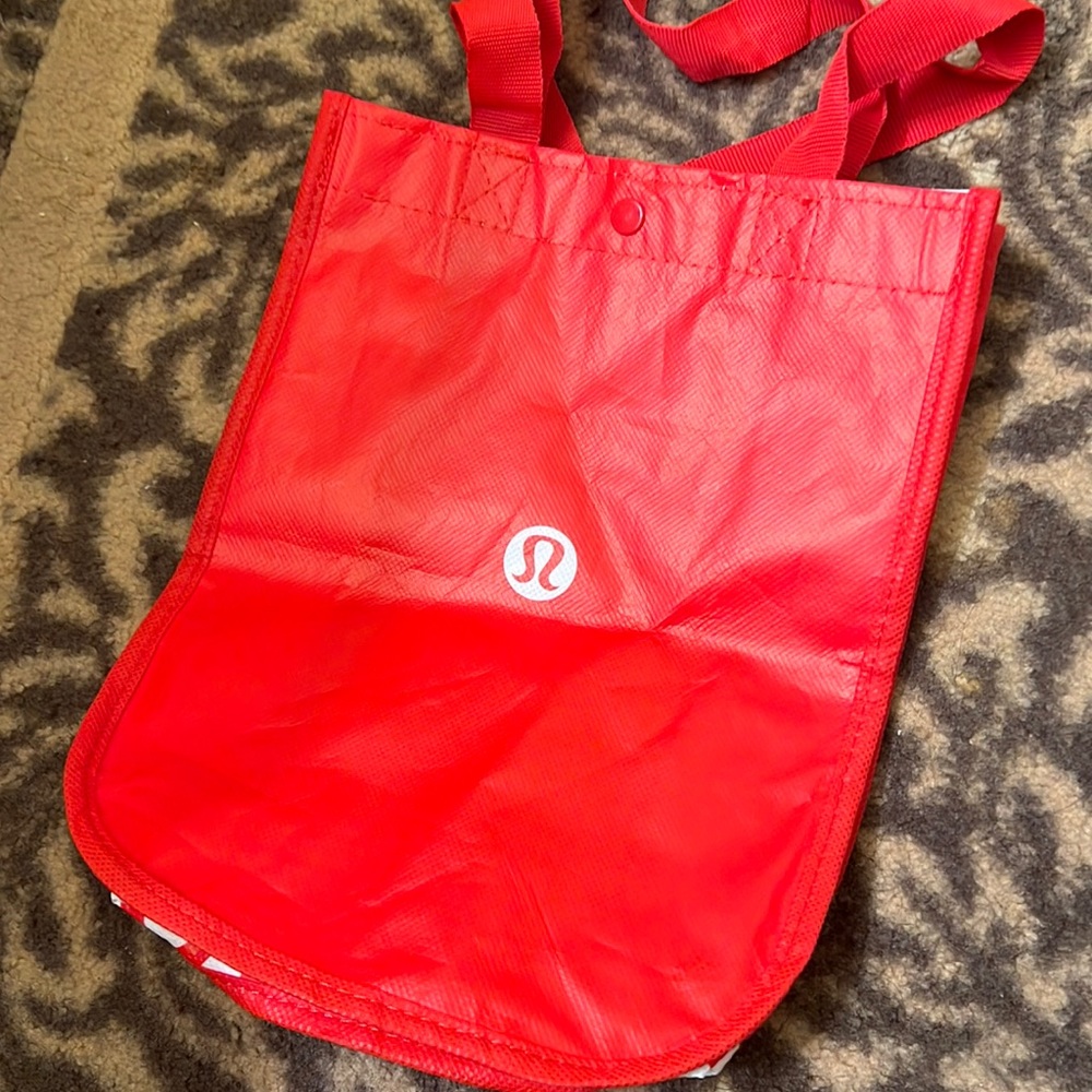 Lulelemon shopping bag
